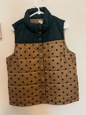 NWT Woman’s Hem & Thread Gold and Blue Quilted Vest